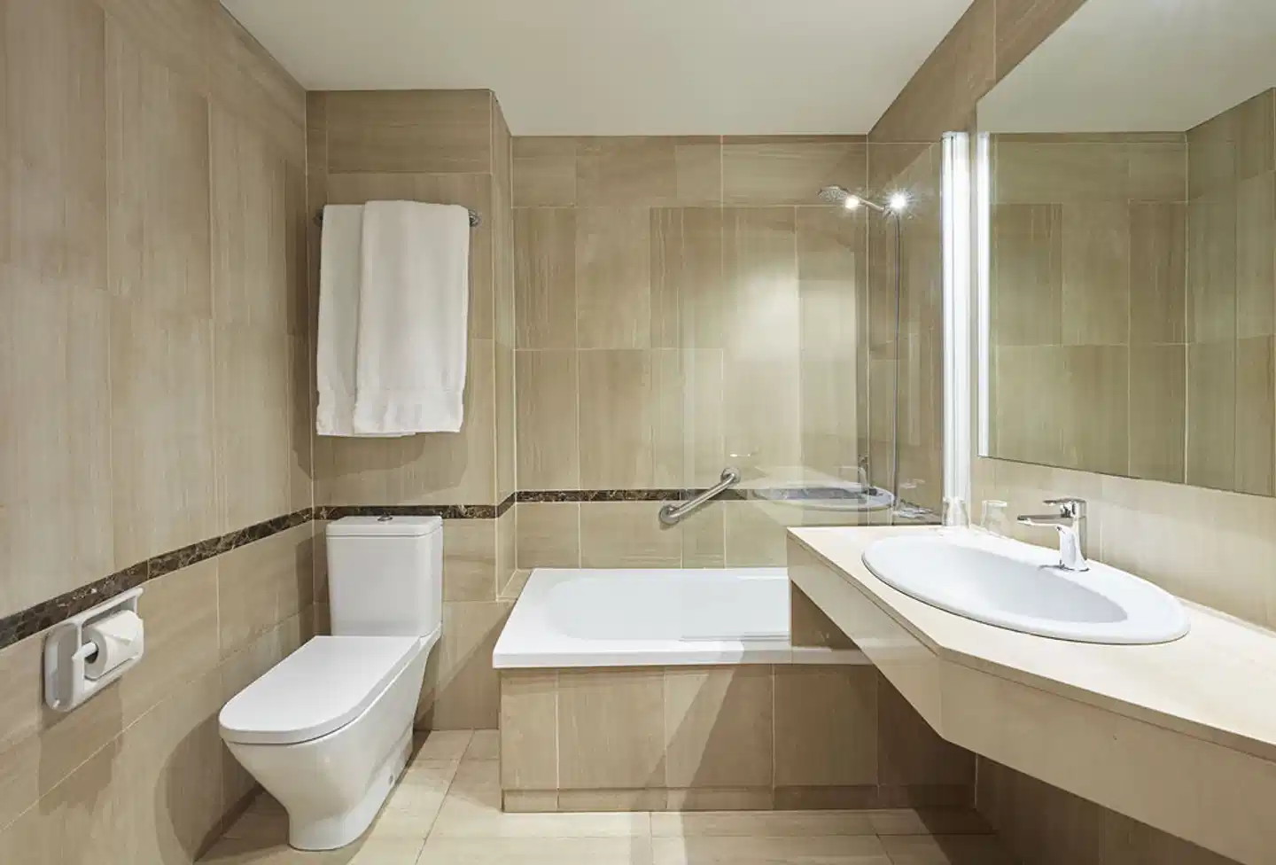 Barcelona Century Hotel Badezimmer