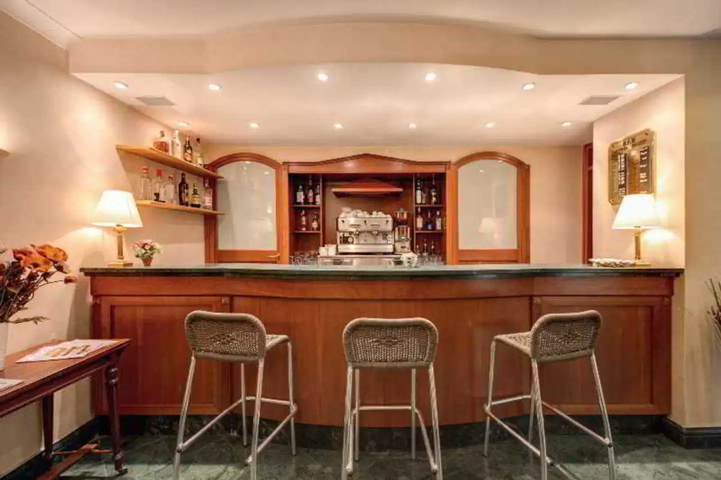 Romoli Bar