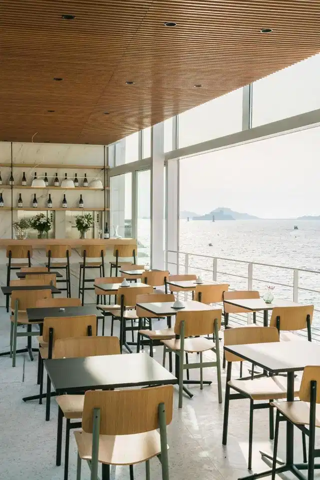 Les Bords De Mer Restaurant