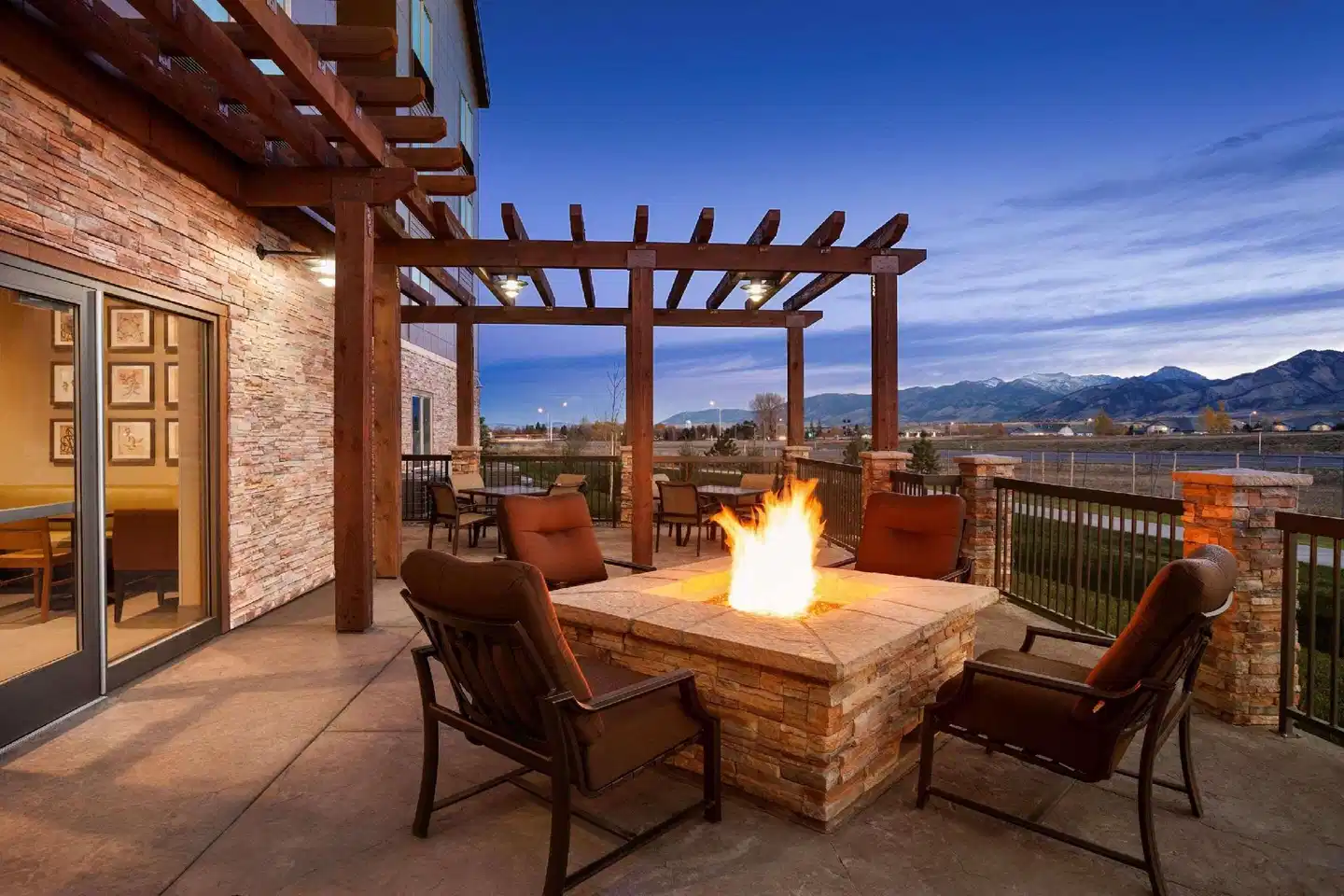 Country Inn & Suites by Radisson, Bozeman, MT Terrasse