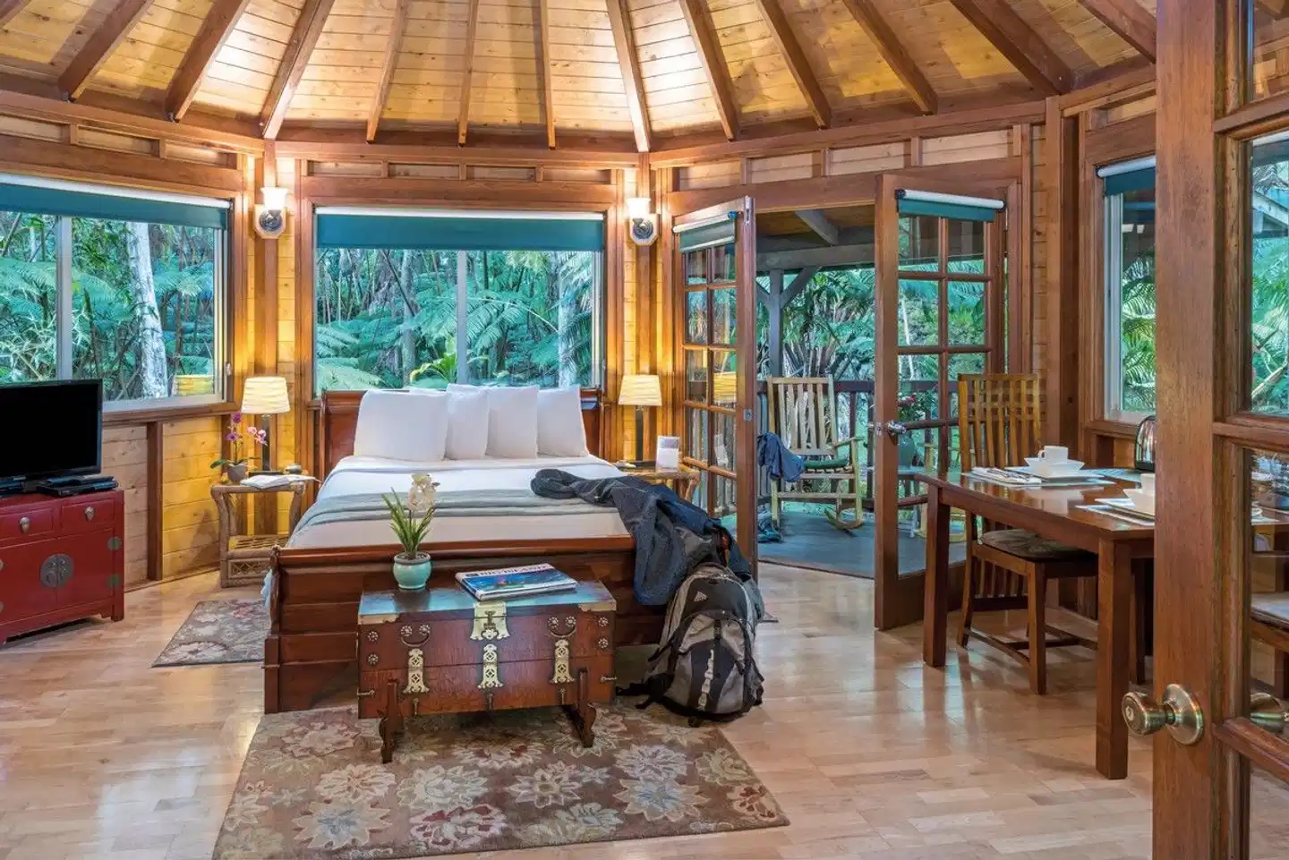 Volcano Village Lodge Lobby