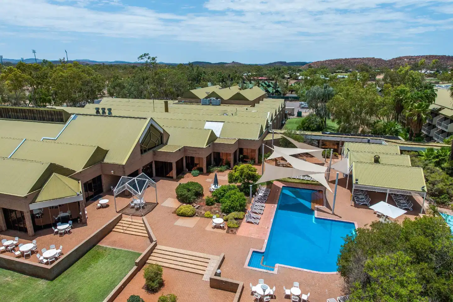 DoubleTree by Hilton Hotel Alice Springs Pool