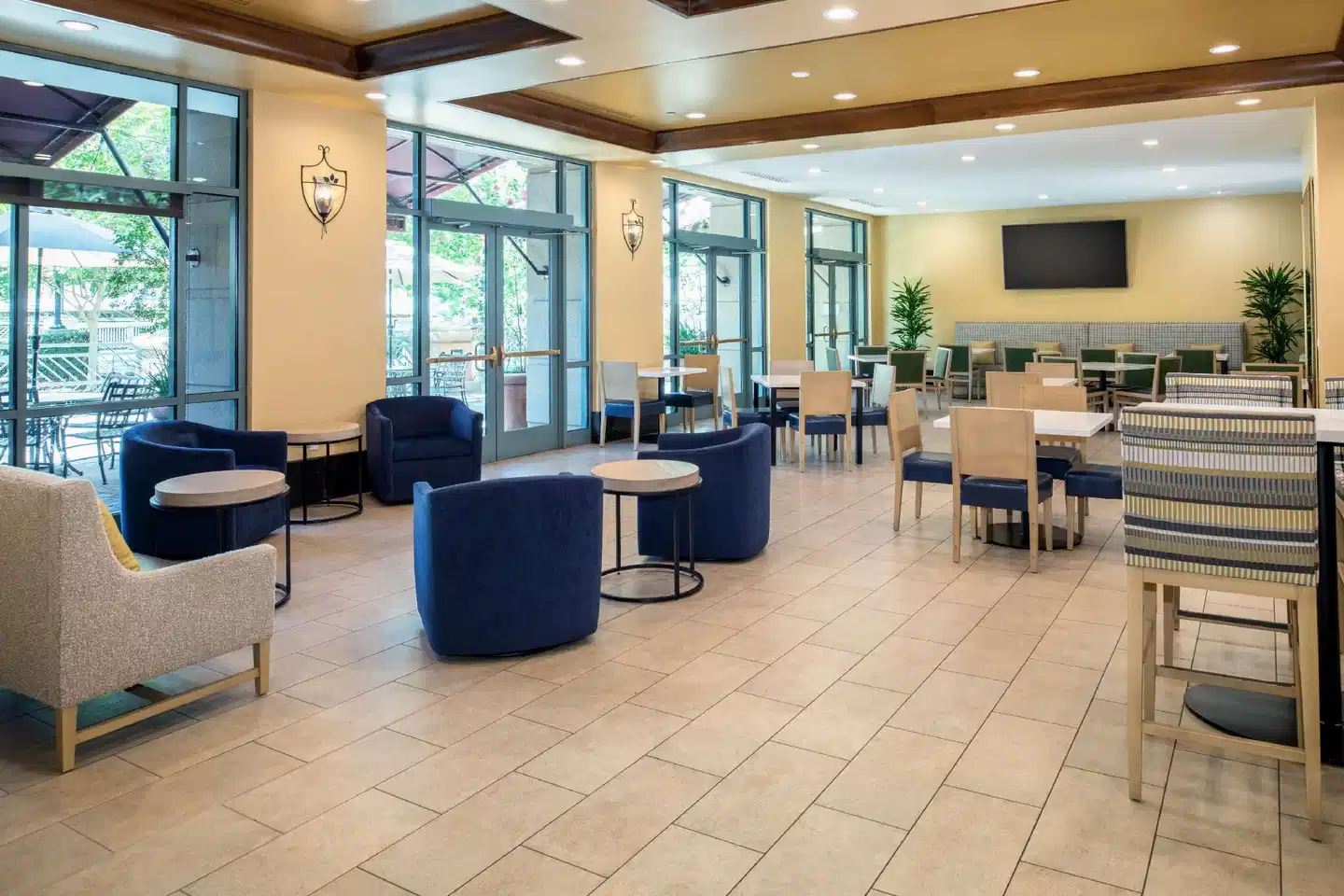 Embassy Suites by Hilton Sacramento - Riverfront Promenade Lobby