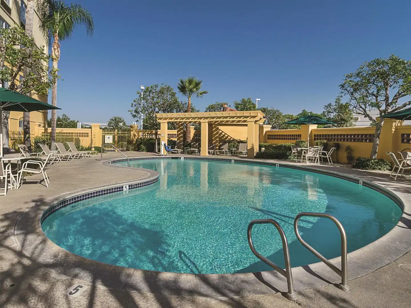 La Quinta Inn & Suites Ontario Airport Pool