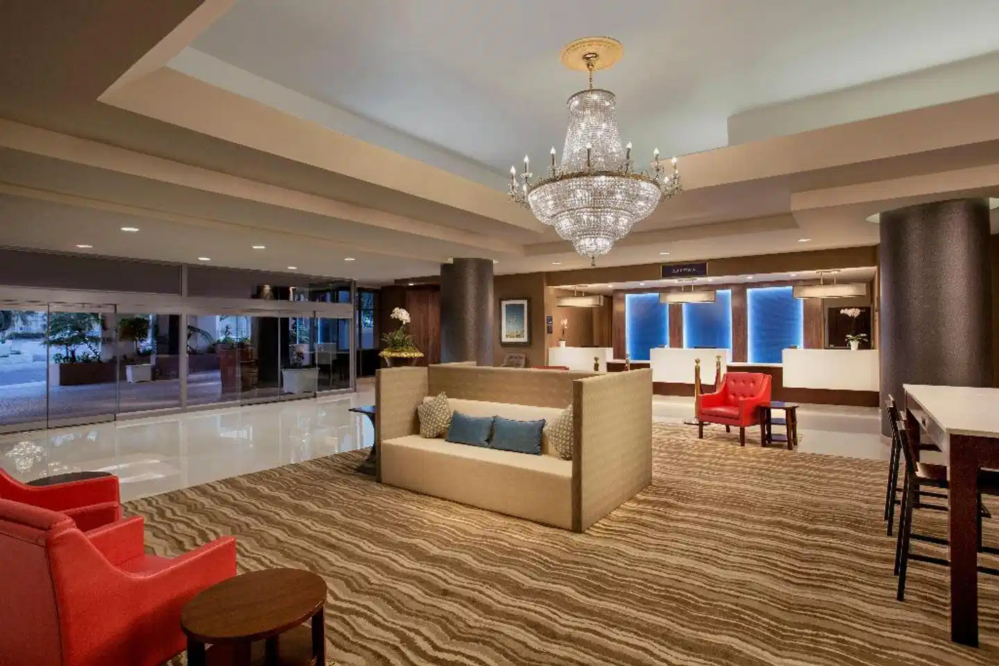 Crowne Plaza Los Angeles Harbour Lobby