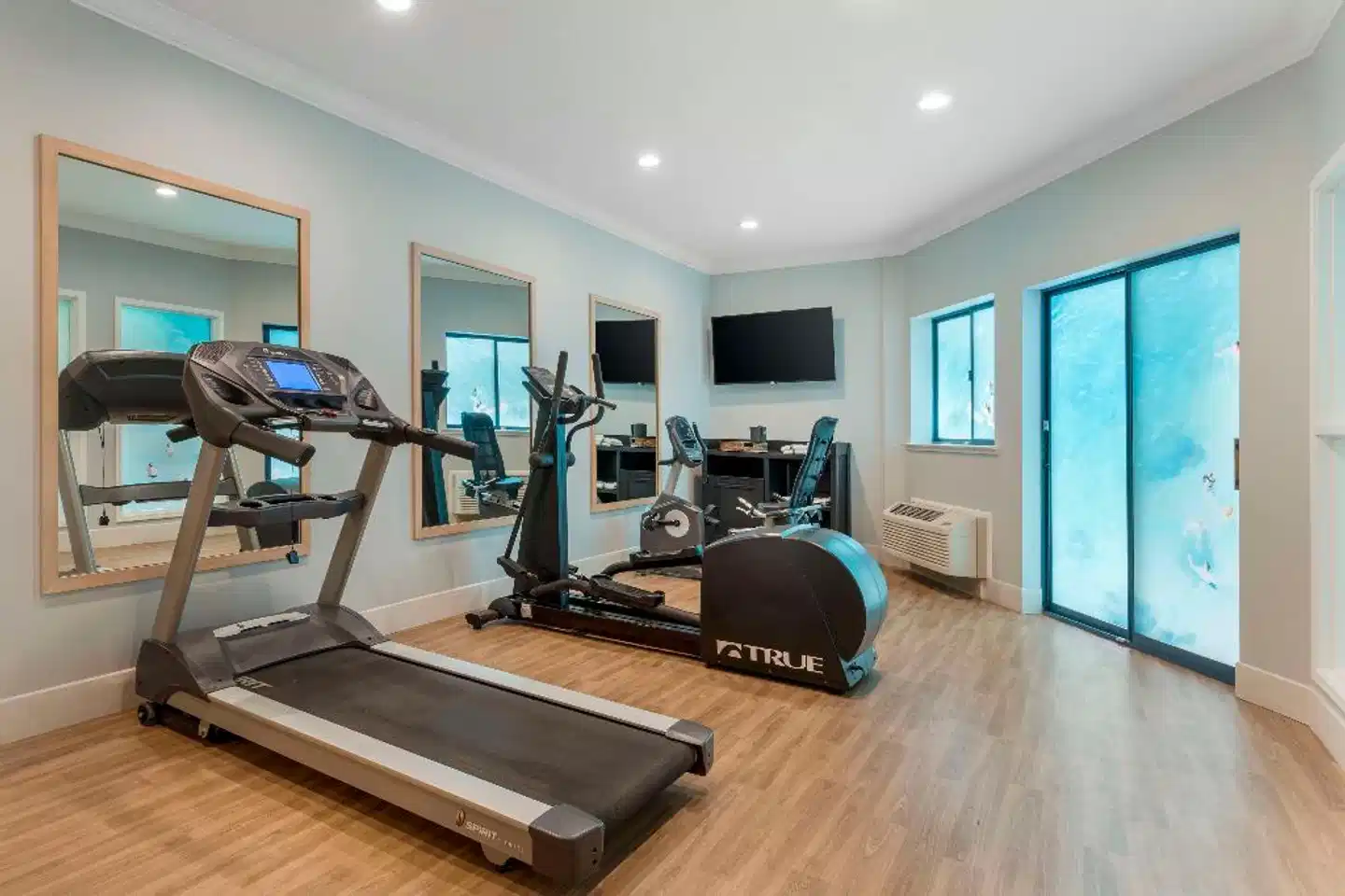 Best Western Plus All Suites Inn Sport und Entertainment