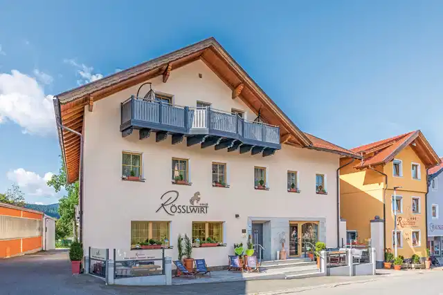 Wander und Aktivhotel Rösslwirt Aussenansicht