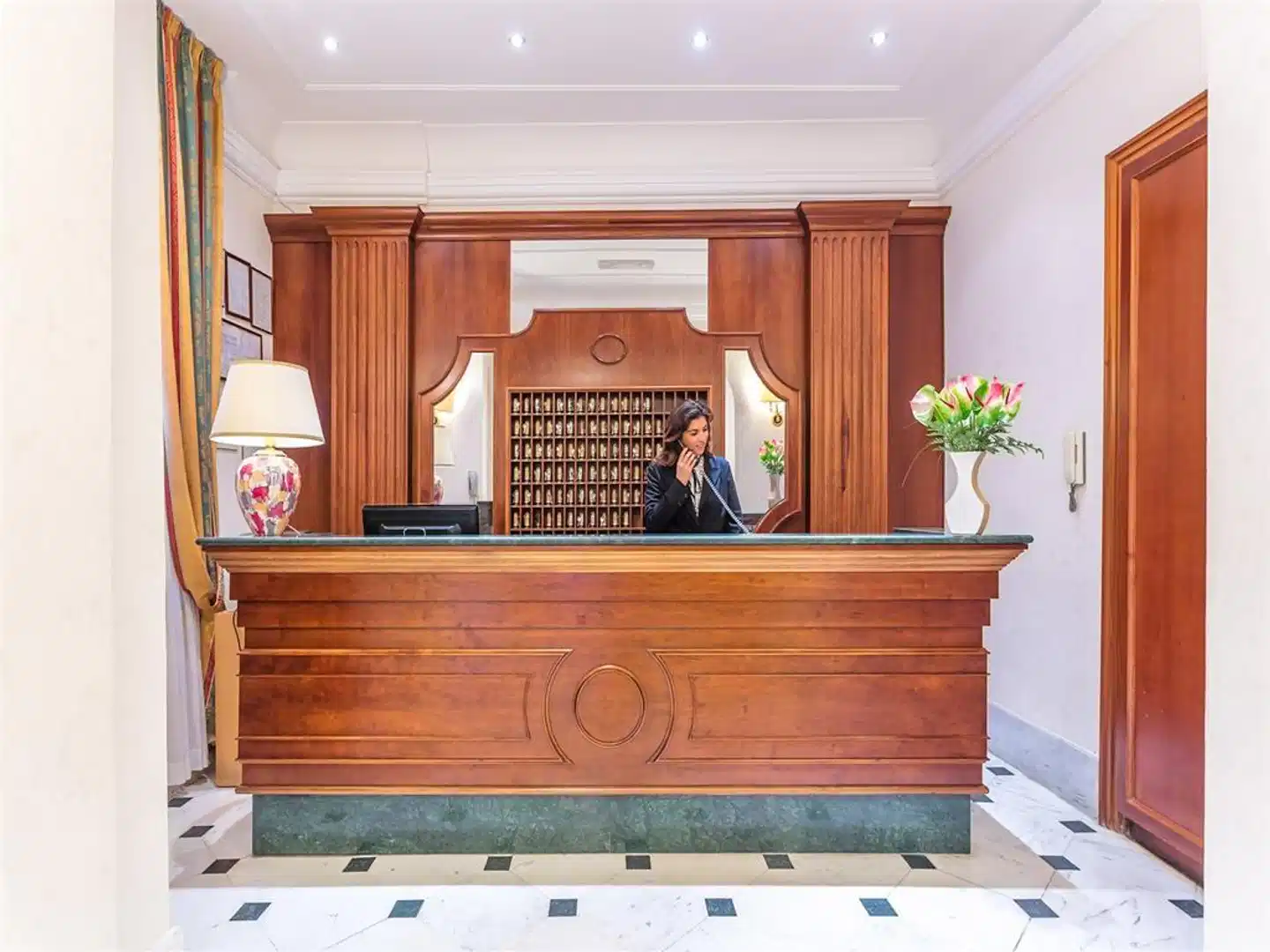 Hotel Lux Lobby