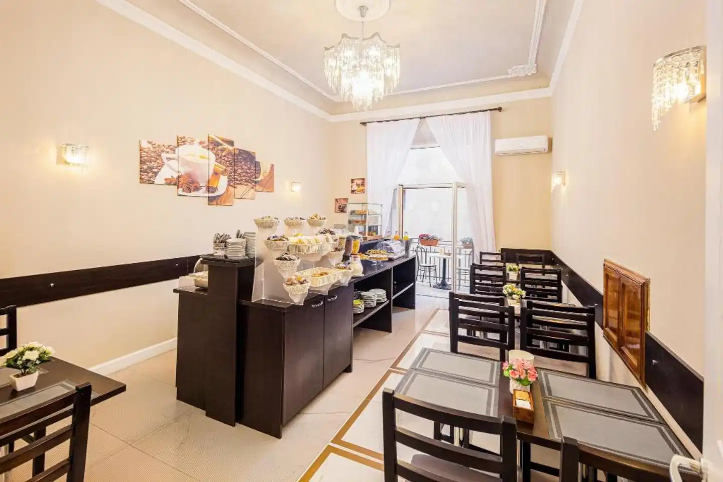 Annabella Hotel Bar