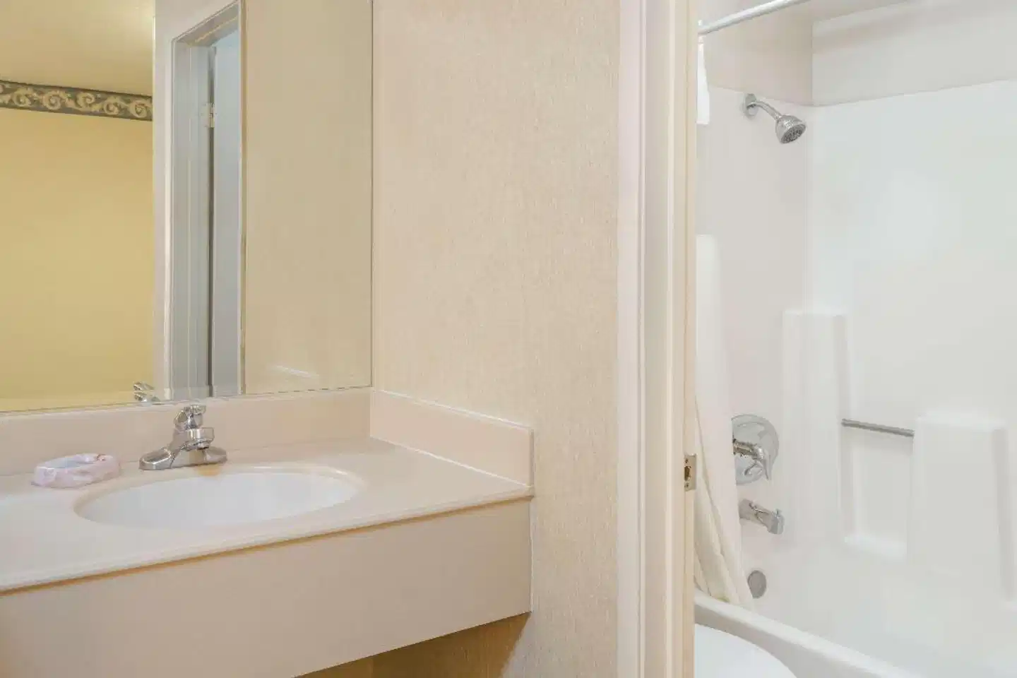 San Clemente Beach Travelodge Badezimmer
