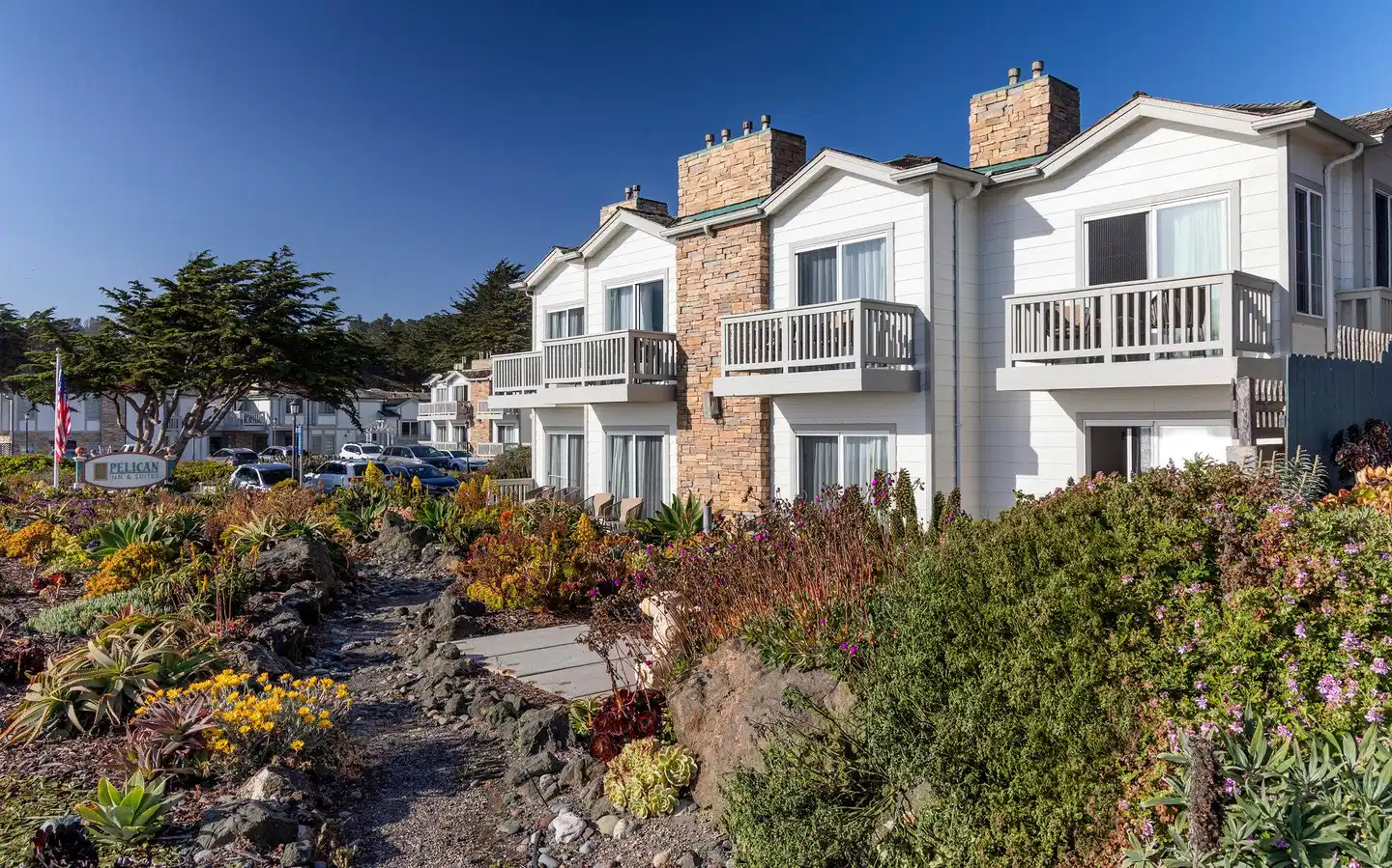 Pelican Inn & Suites Aussenansicht