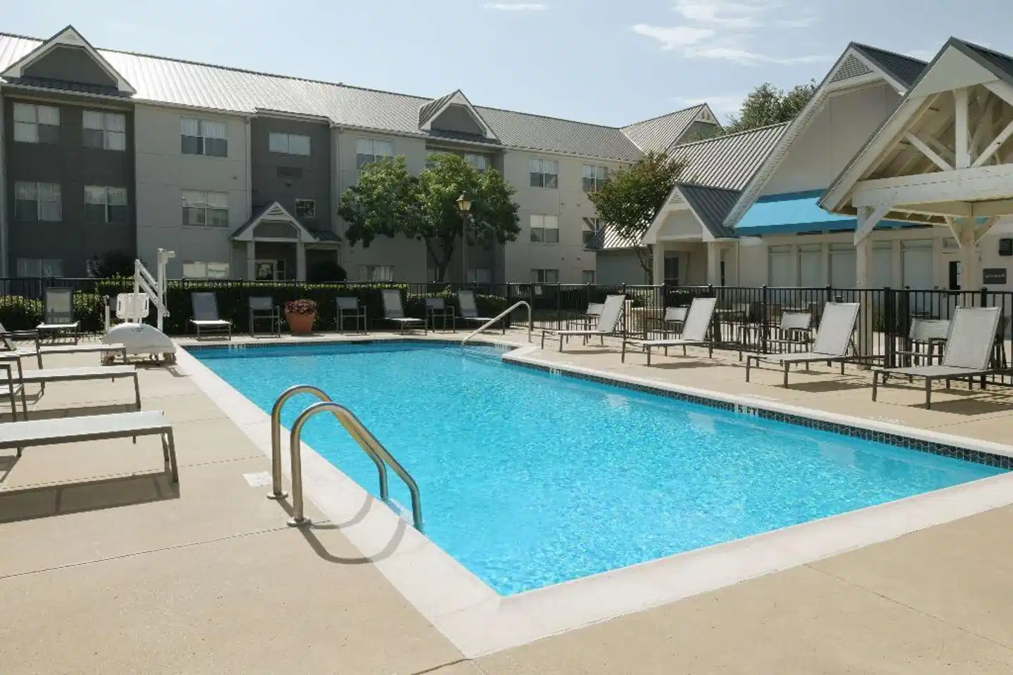 Sonesta ES Suites San Francisco Airport Oyster Point Waterfront Pool