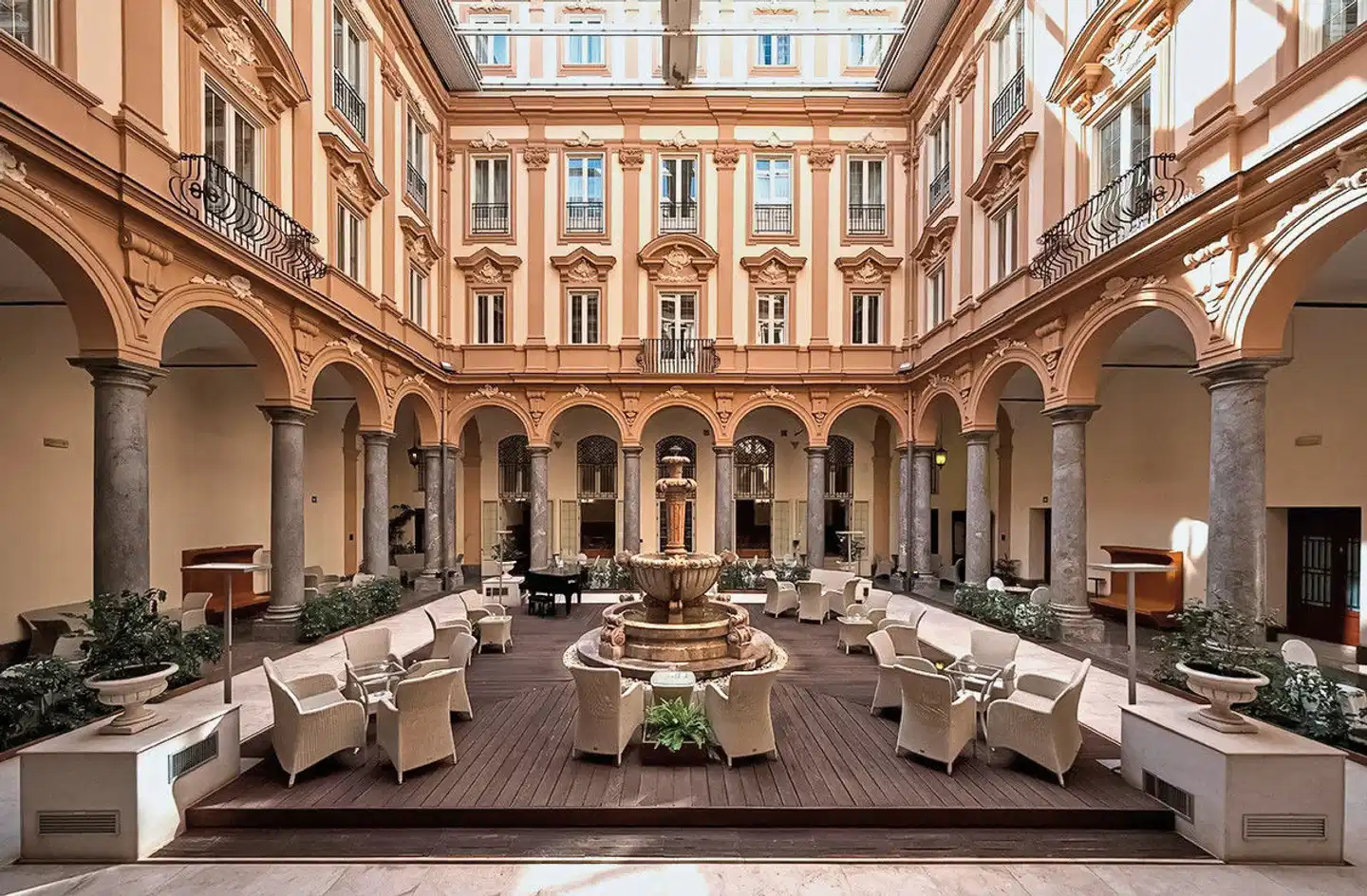 Grand Hotel Piazza Borsa Lobby