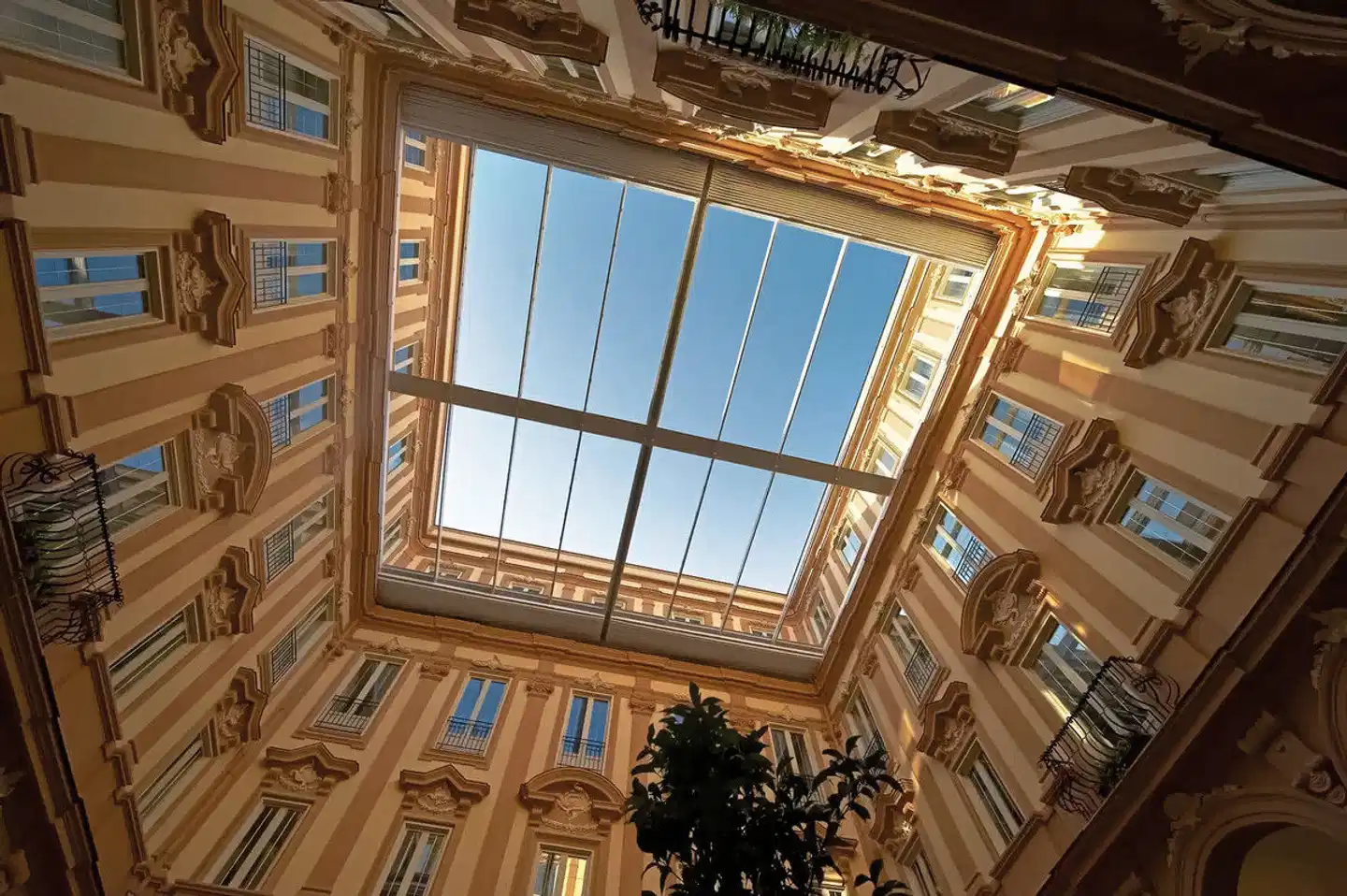 Grand Hotel Piazza Borsa Lobby