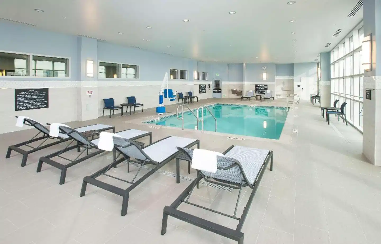 Hampton Inn & Suites LAX El Segundo Hallenbad