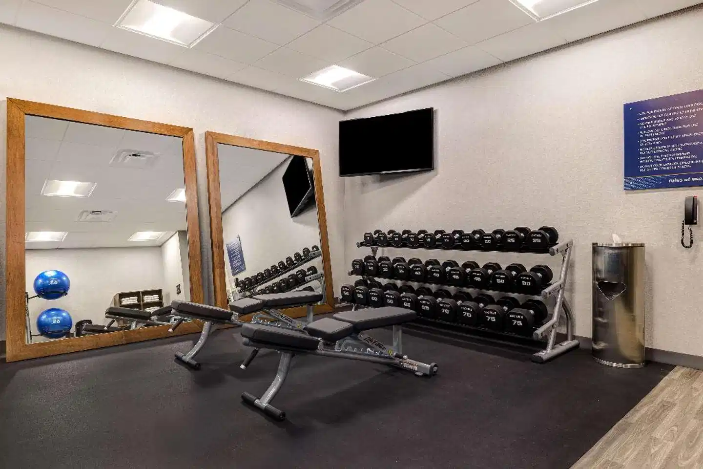 Hampton Inn & Suites Marina Sport und Entertainment
