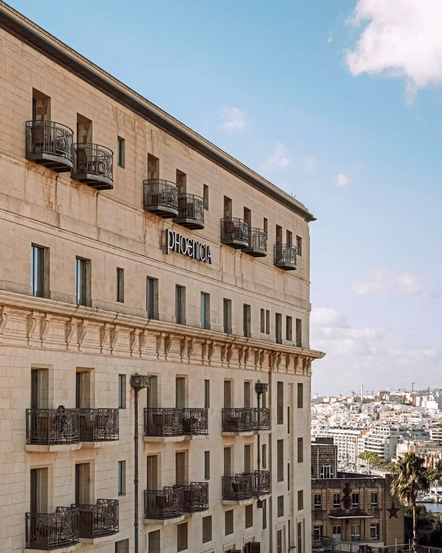The Phoenicia Hotel Aussenansicht