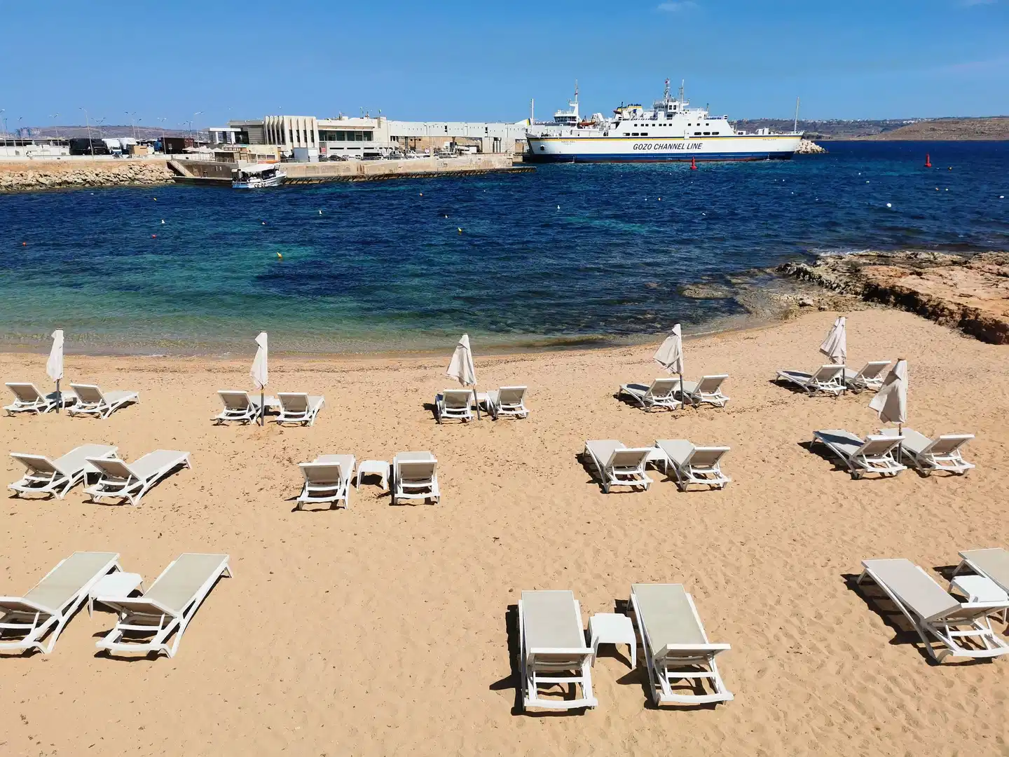 Paradise Bay Resort BEACH