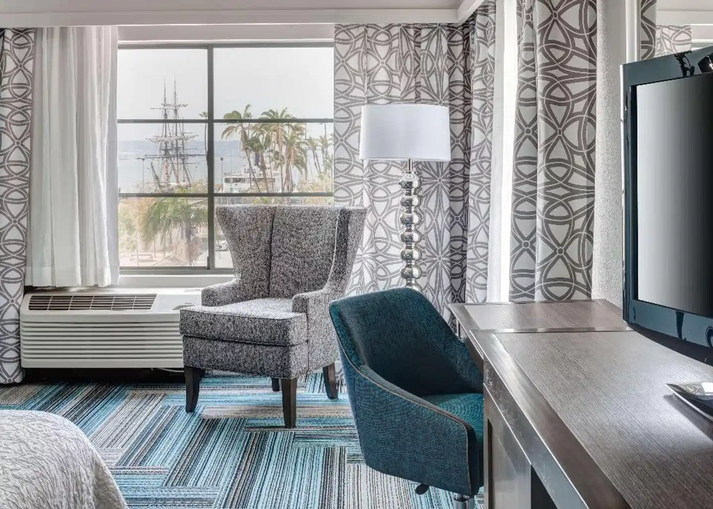 Hampton Inn San Diego-Downtown Lobby
