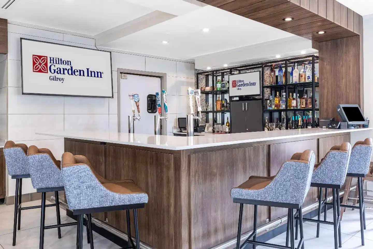 Hilton Garden Inn Gilroy Bar