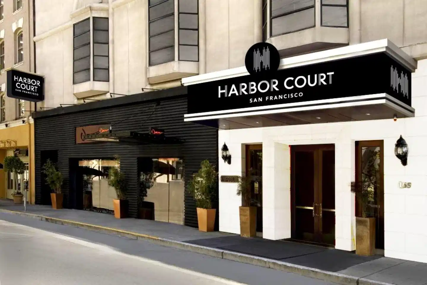 Harbor Court Hotel Aussenansicht