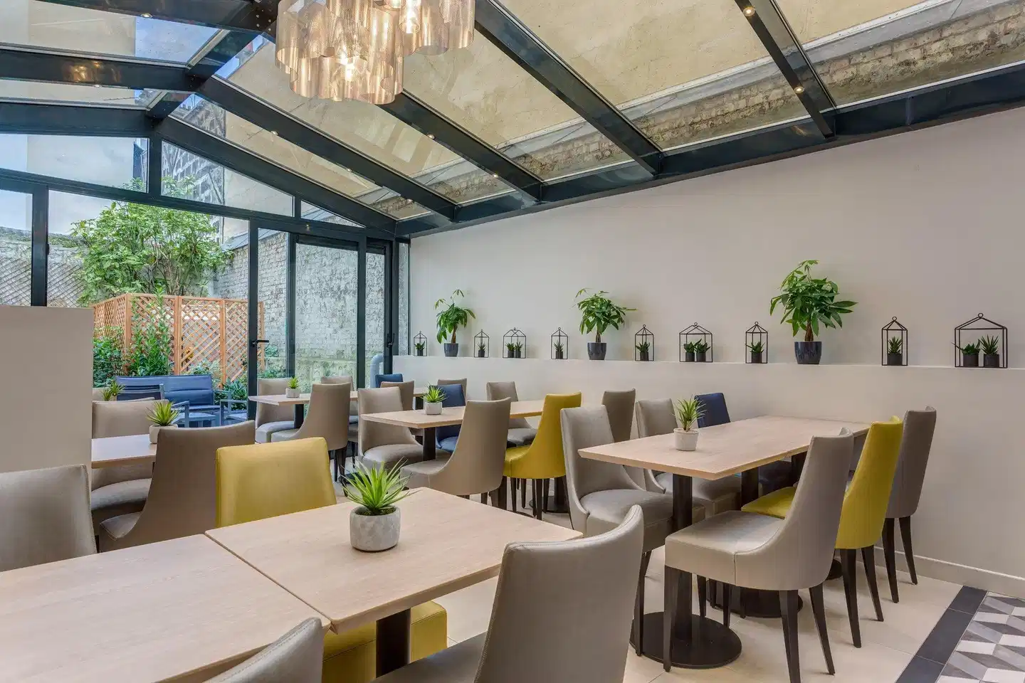 Jardin de Villiers Lobby