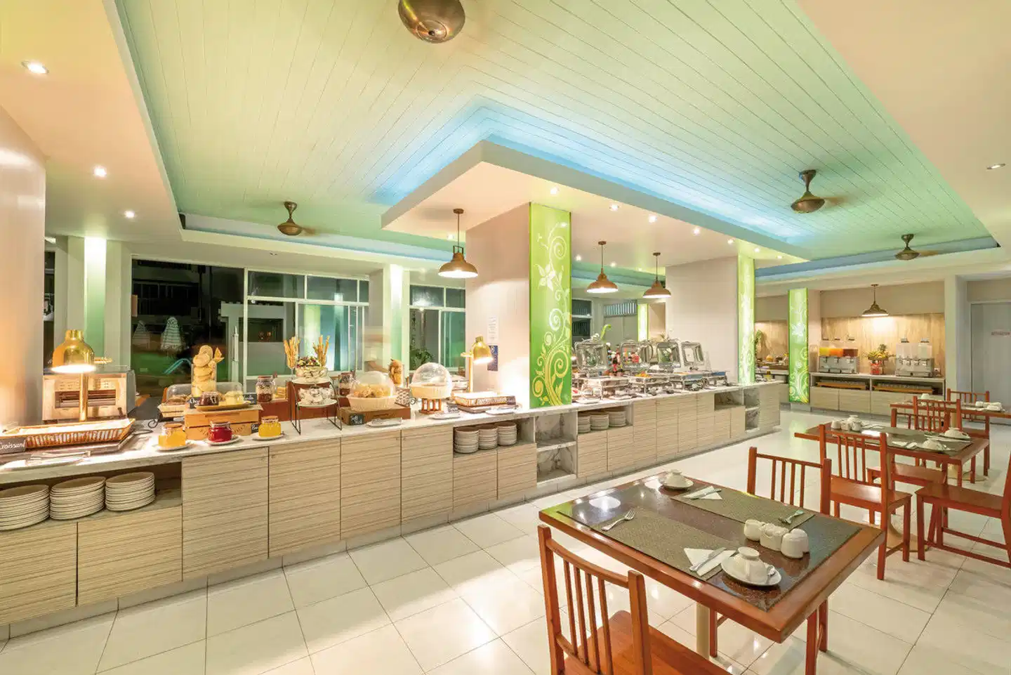 The Briza Beach Resort Khao Lak Restaurant