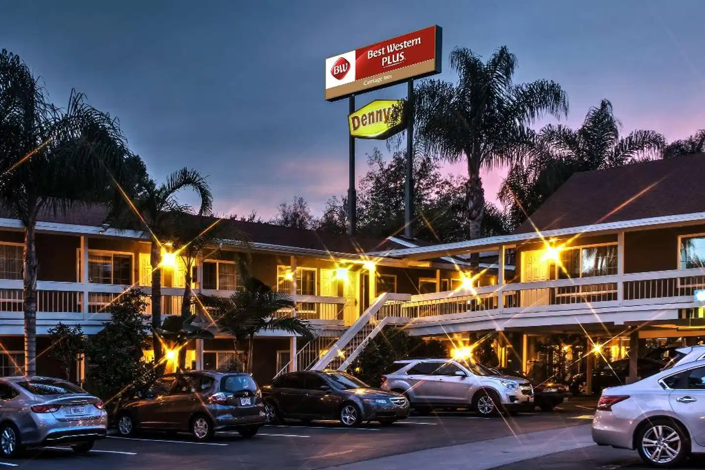 Best Western PLUS Carriage Inn Aussenansicht
