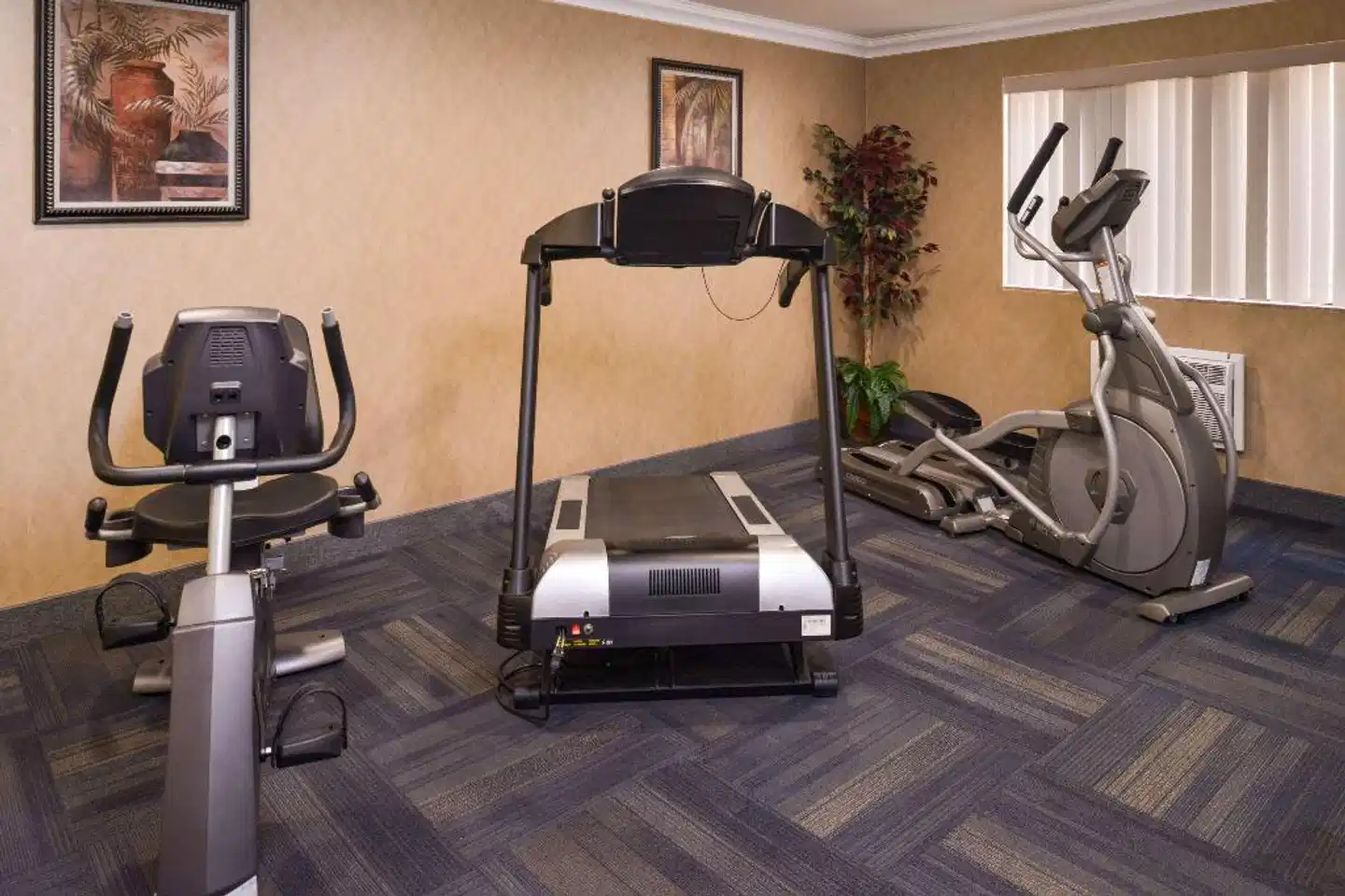 Quality Inn & Suites Walnut Sport und Entertainment
