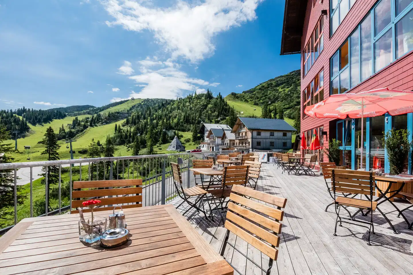 JUFA Hochkar Sport Resort Terrasse