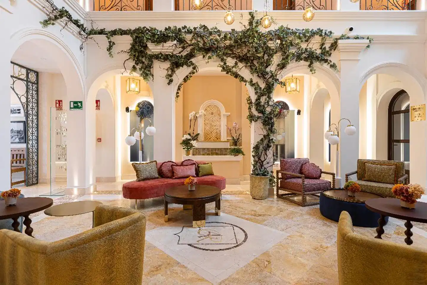 Silken El Pilar Andalucía Lobby