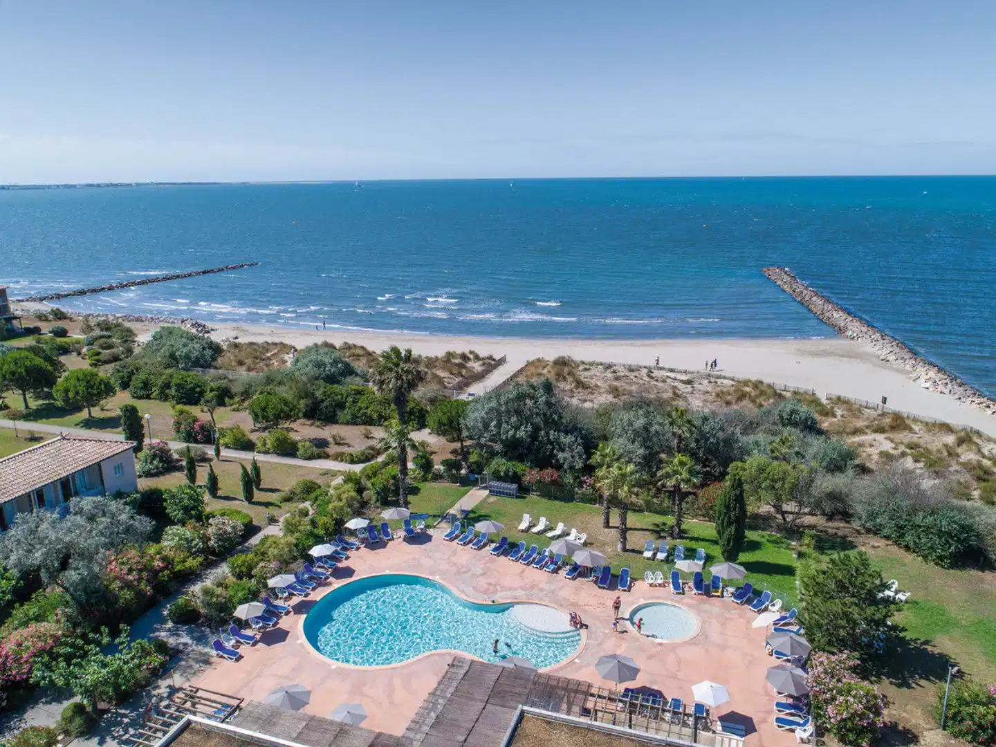 SOWELL RESIDENCES Les Sablons Pool