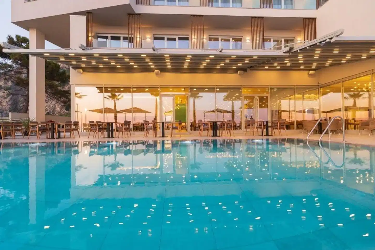AMR Hotel - Durres Pool