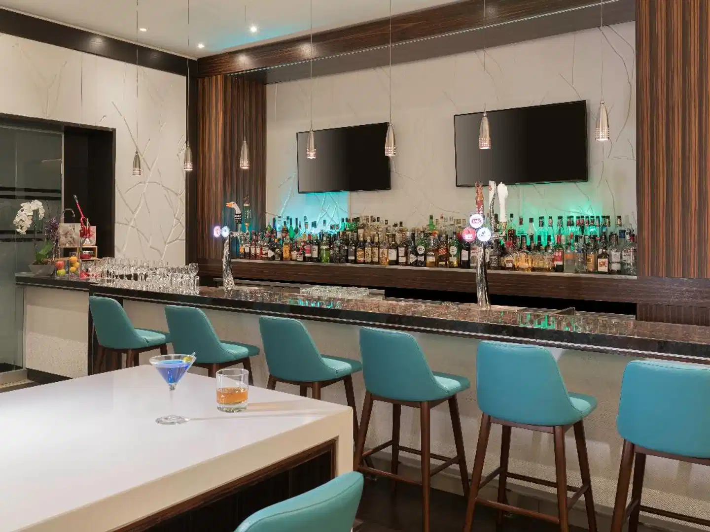 Pan Pacific Toronto Bar