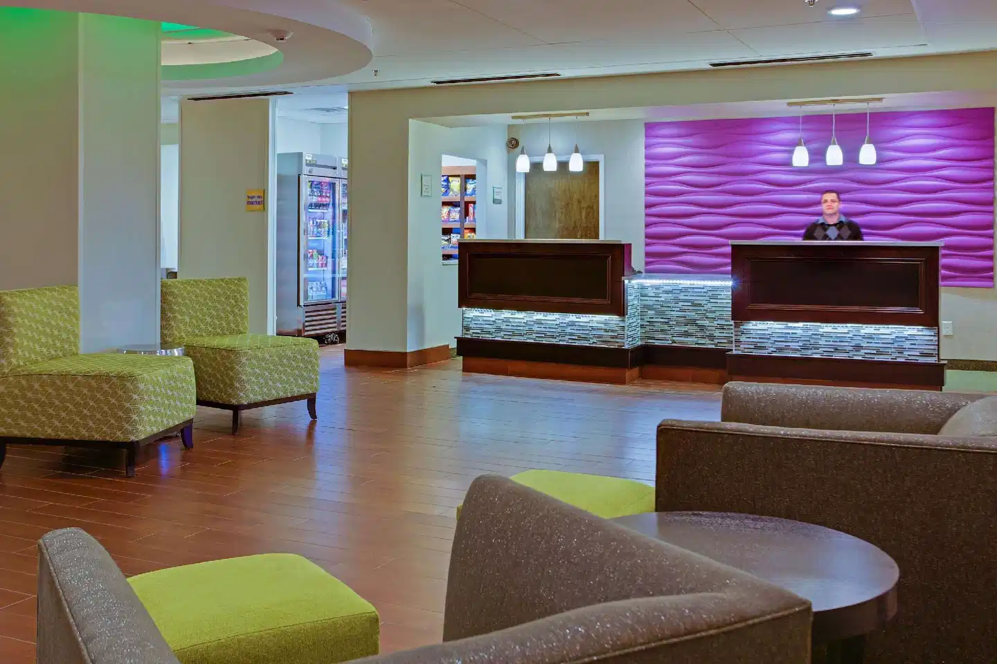 La Quinta Inn & Suites by Wyndham Springfield MA Lobby