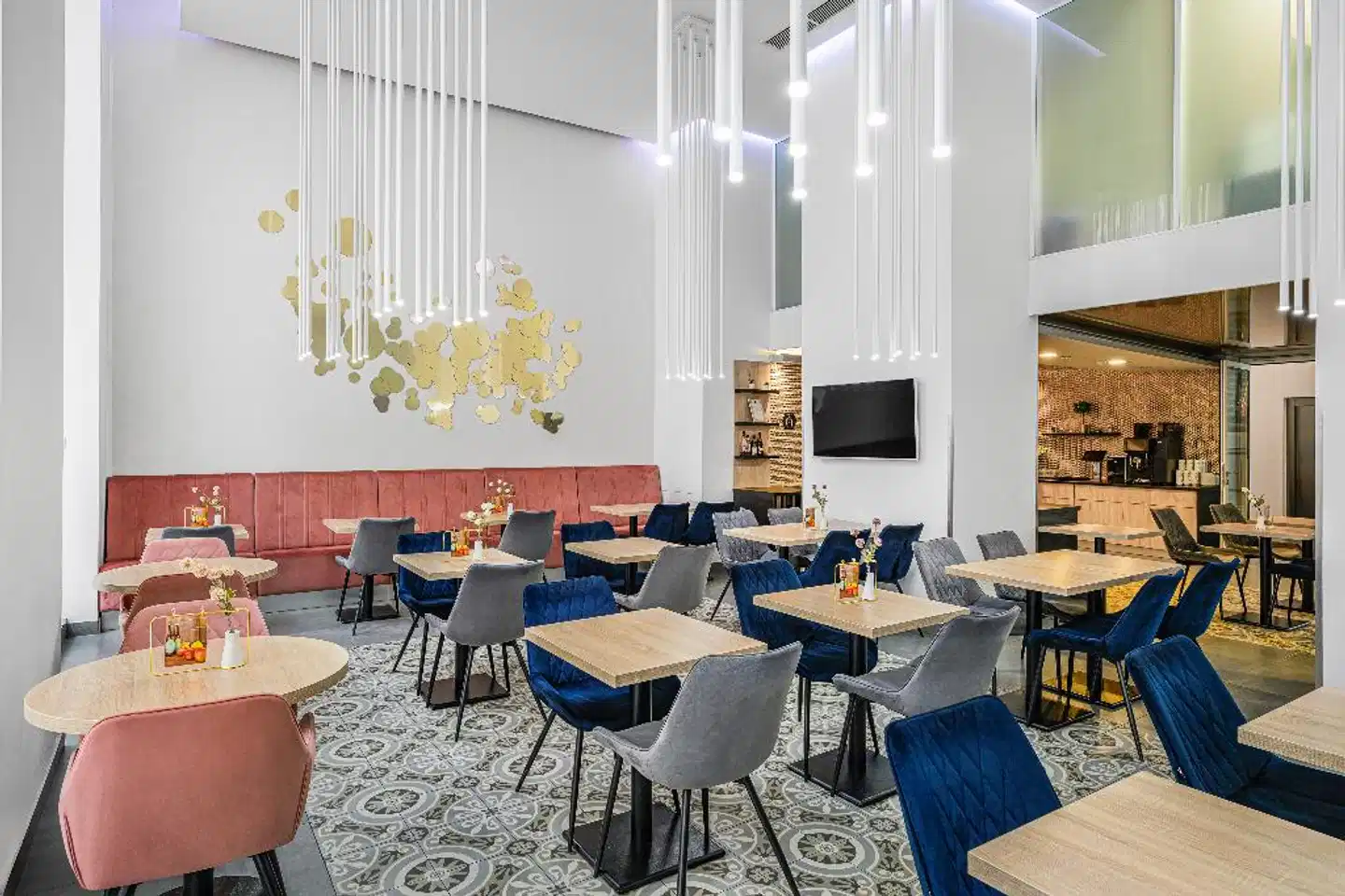12 Revay Hotel Bar