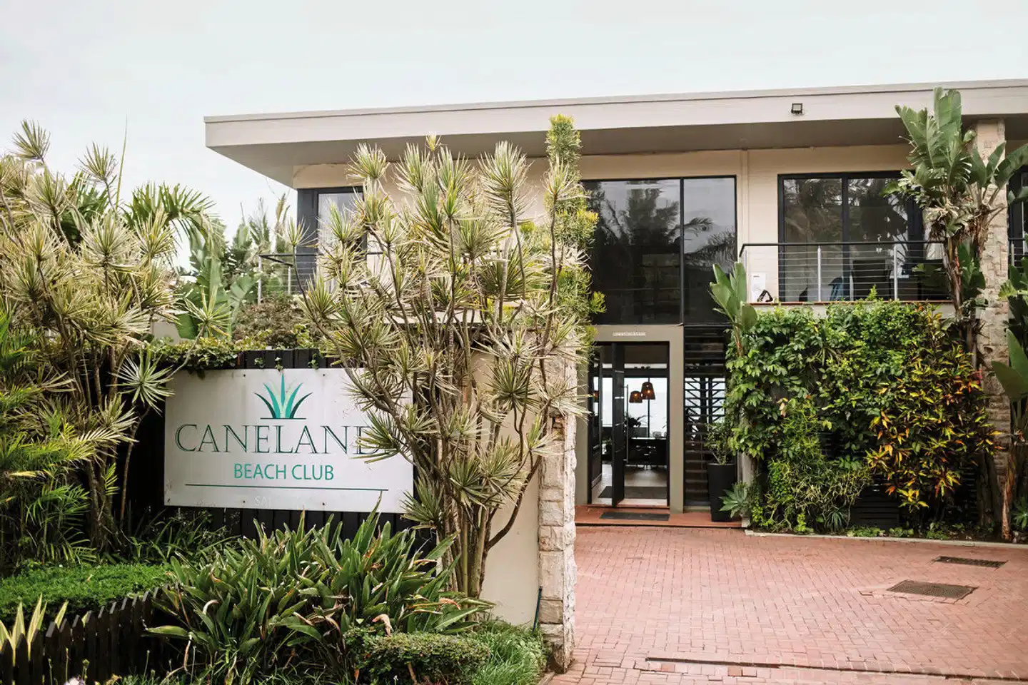 Canelands Beach Club Aussenansicht