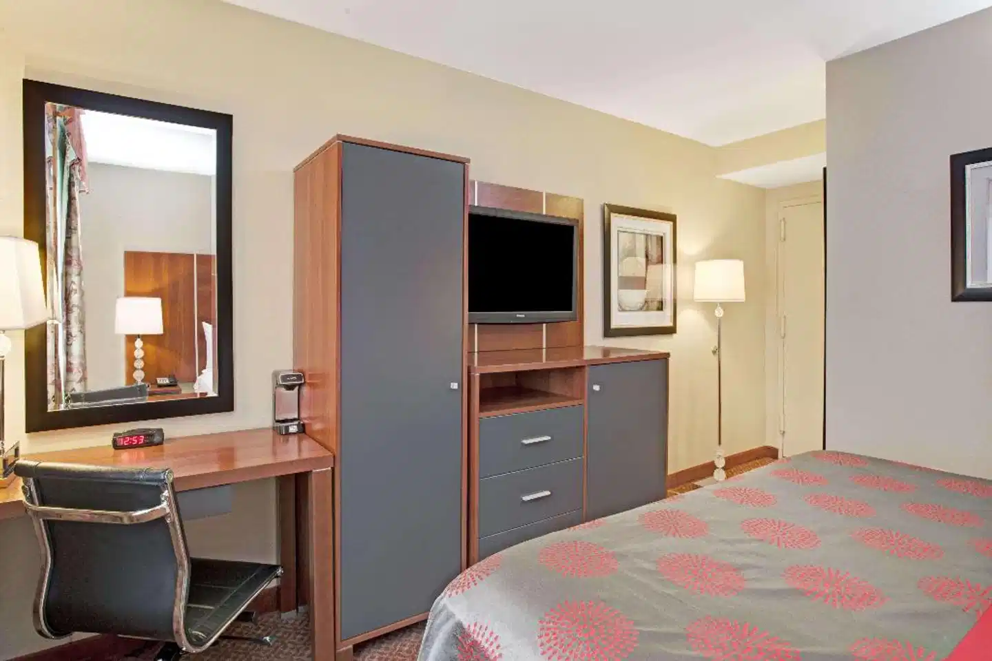 Ramada by Wyndham Staten Island Wohnbeispiel