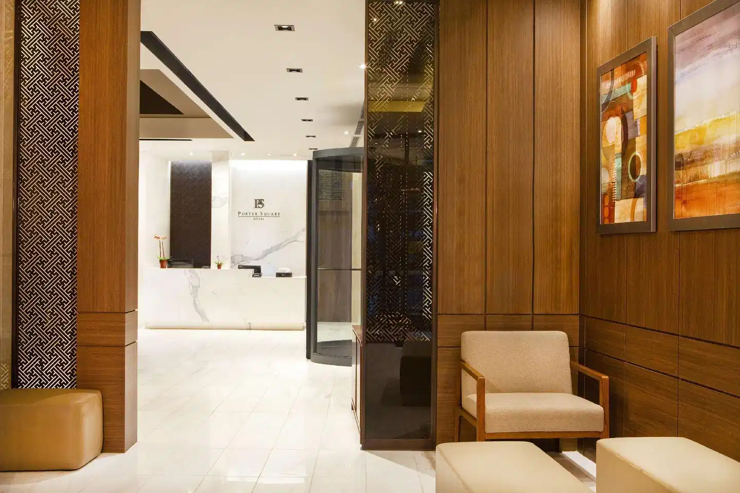 Porter Square Hotel Lobby