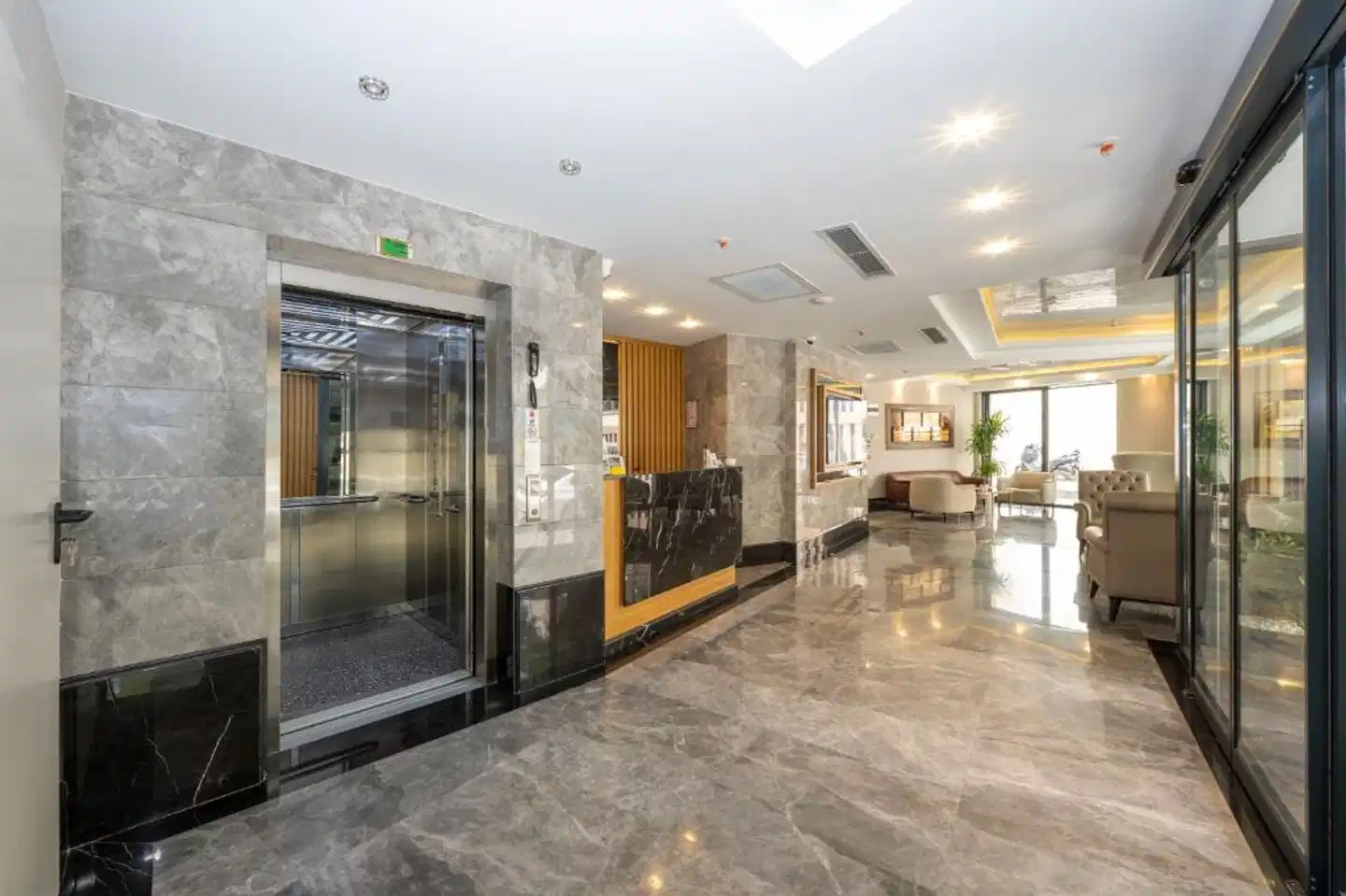 Hotel Ravi Lobby