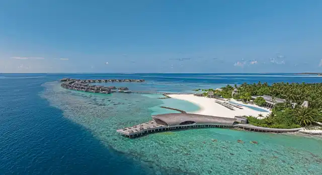 The St. Regis Maldives Vommuli Resort Landschaft