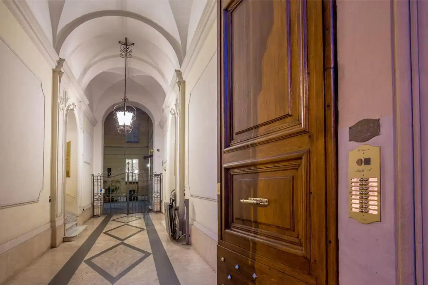Courtyard Rome Suite Wellness
