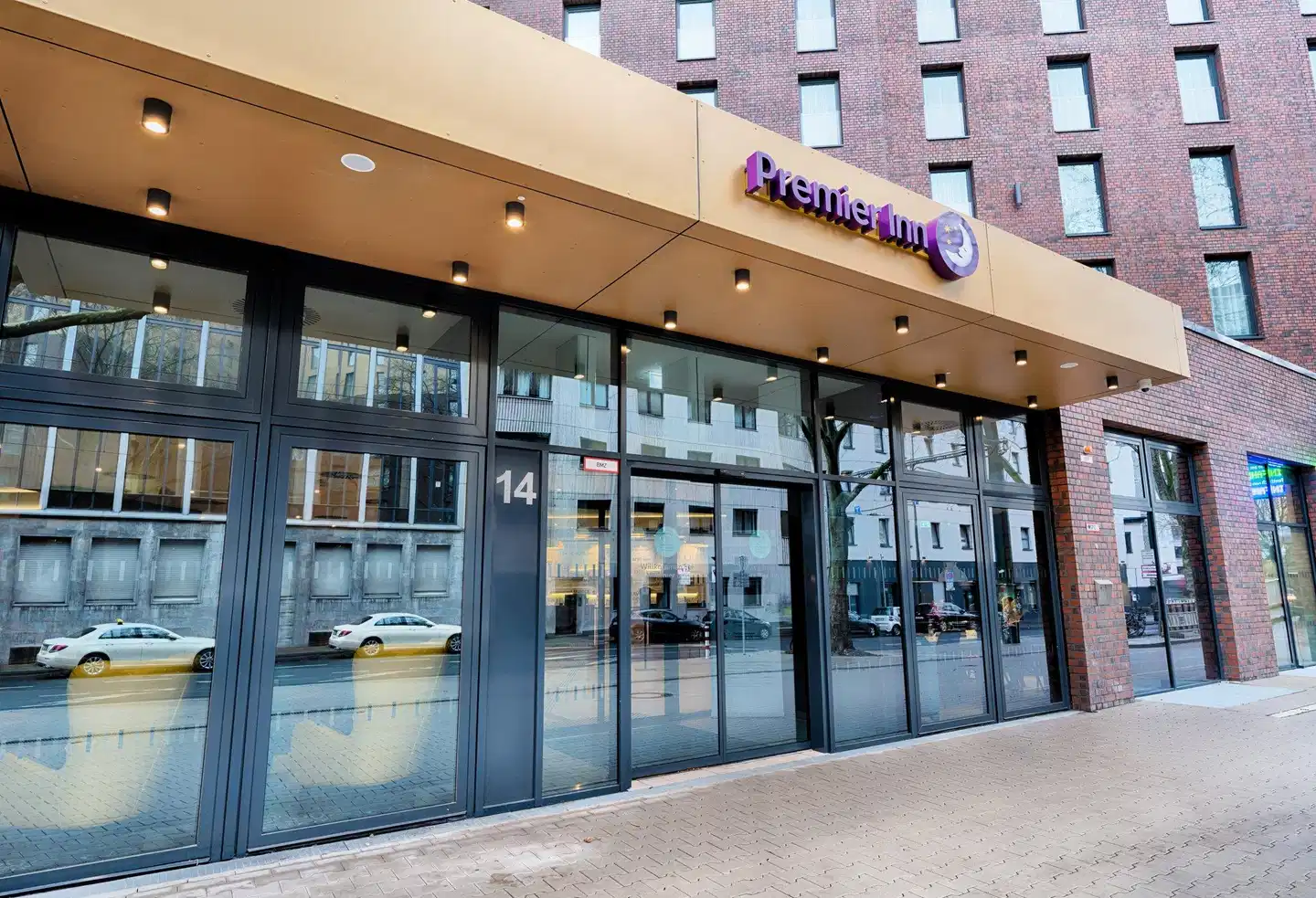 Premier Inn Düsseldorf City Friedrichstadt Aussenansicht