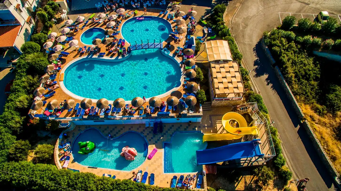 Mediterraneo Pool