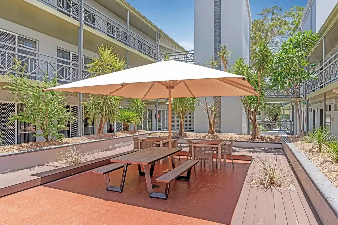 Stay at Alice Springs Terrasse