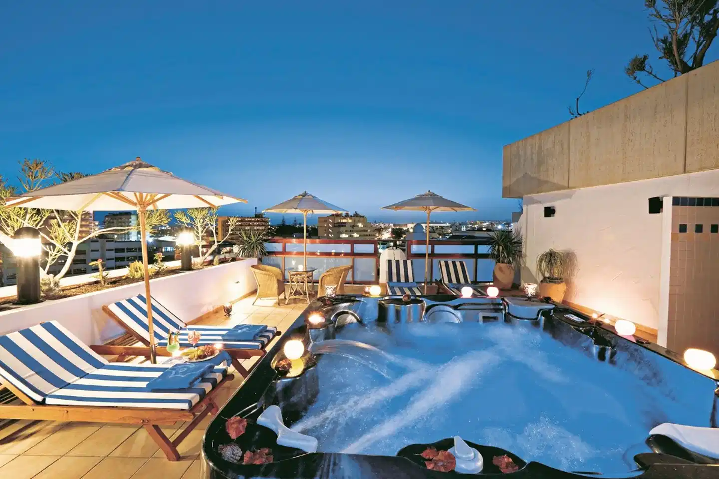 Seaside Sandy Beach Pool