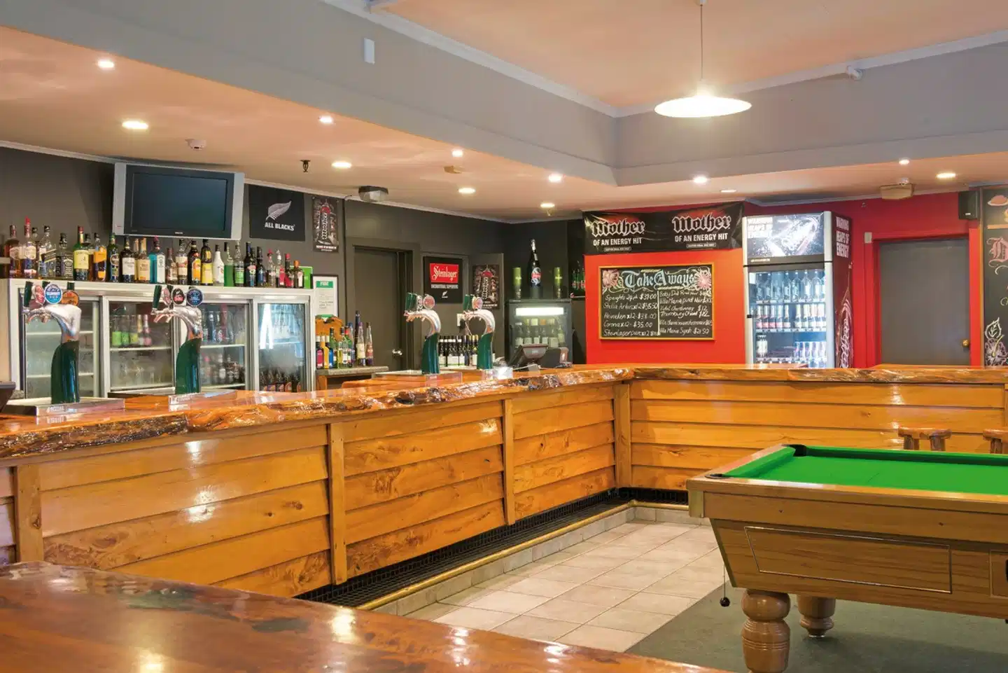 Heartland Hotel Fox Glacier Bar