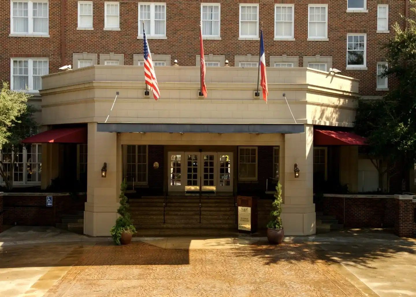 Warwick Melrose Hotel Aussenansicht