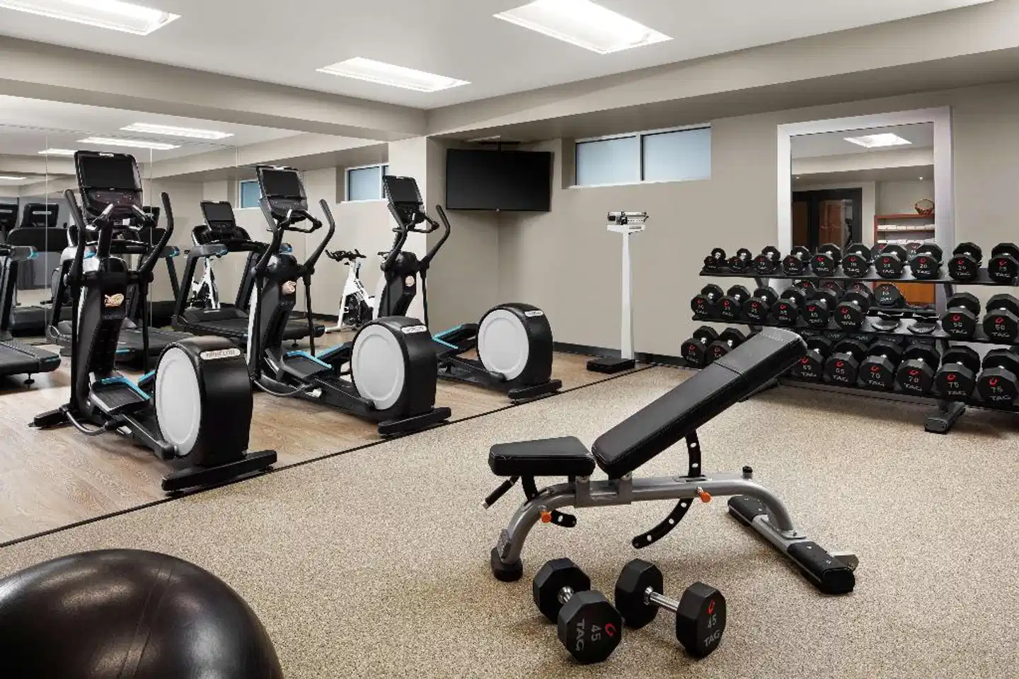 The Inn at Penn, a Hilton Hotel Sport und Entertainment
