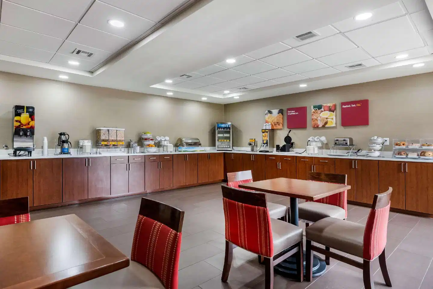 Comfort Suites Lafayette Bar